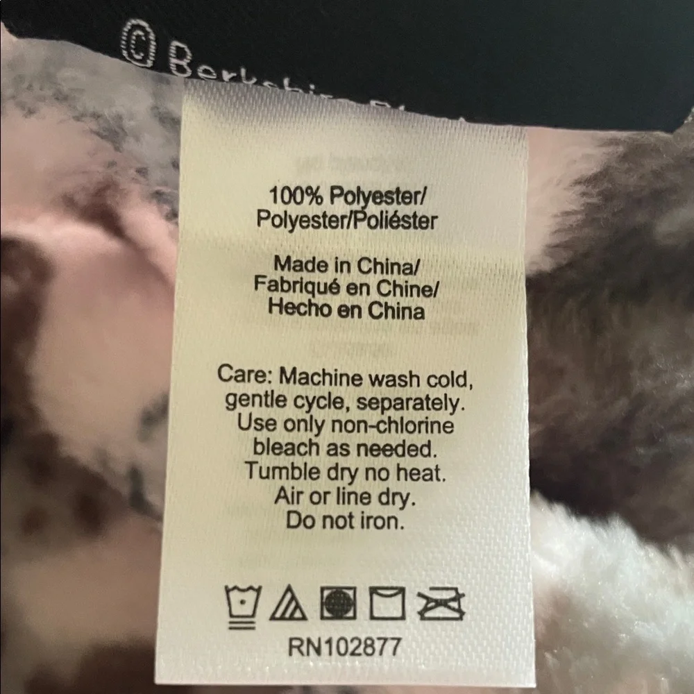 Dachshund Decorative Lili Chin Throw blanket- Pink & Gray - Picture 8 of 8